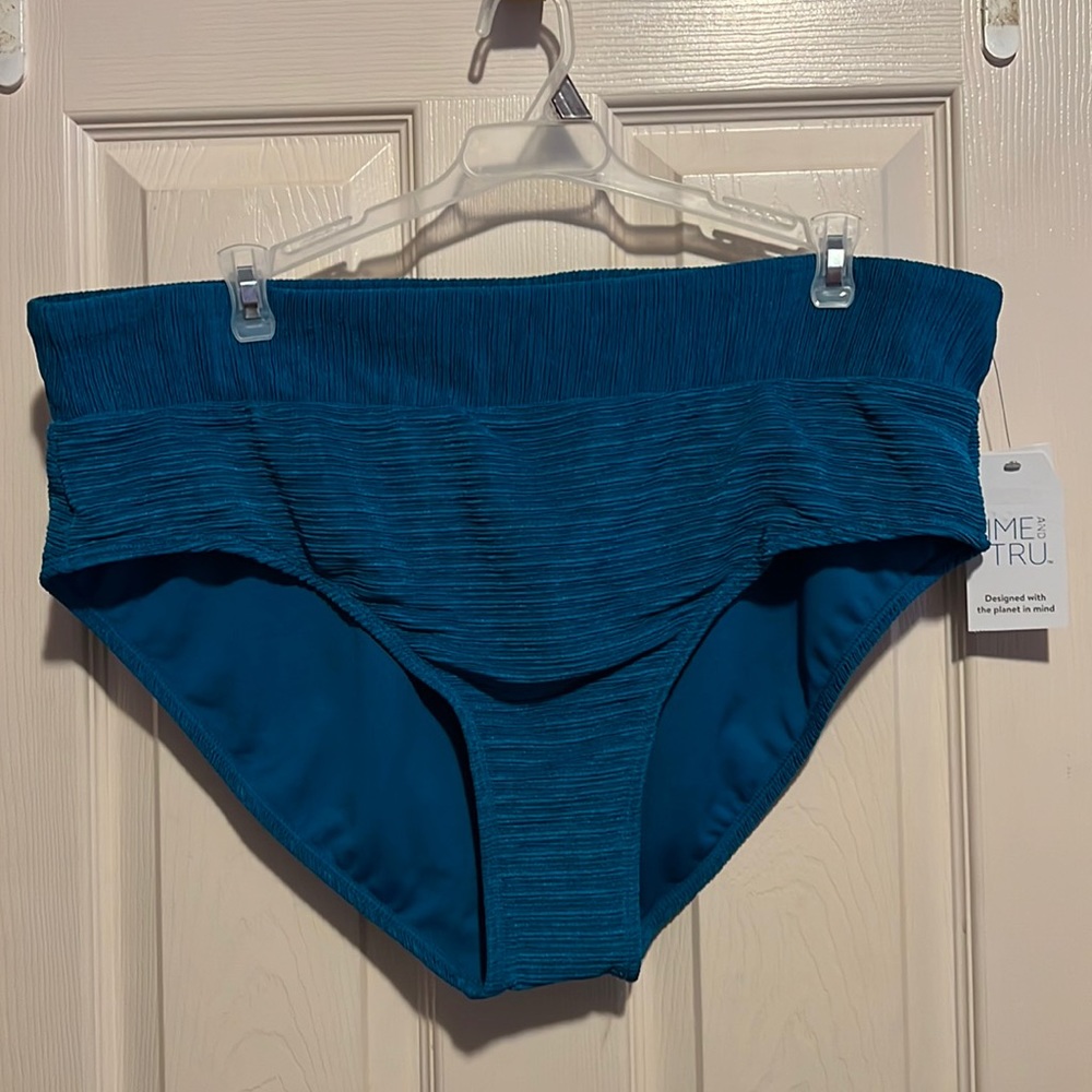 NWT Womens bikini bottom